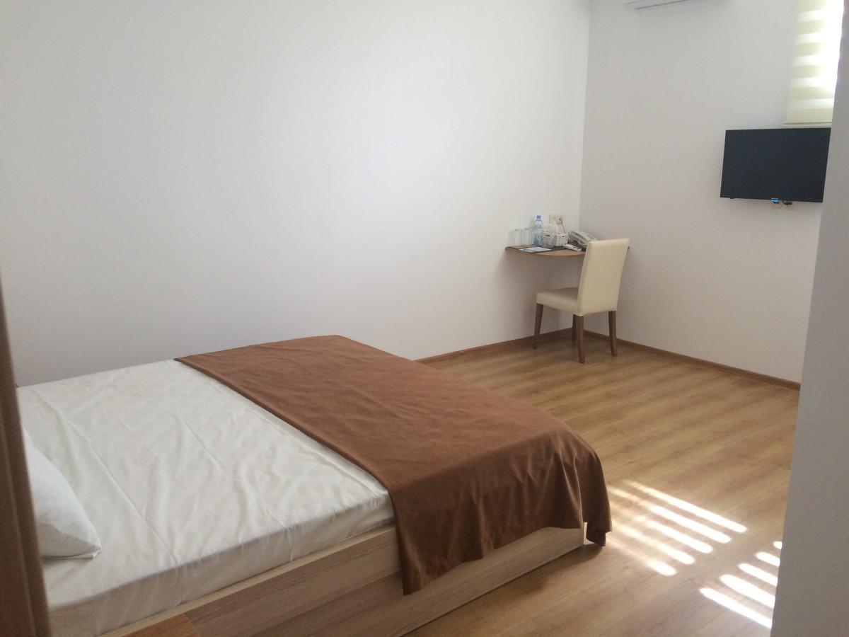 Hotel Marseille Batumi Esterno foto