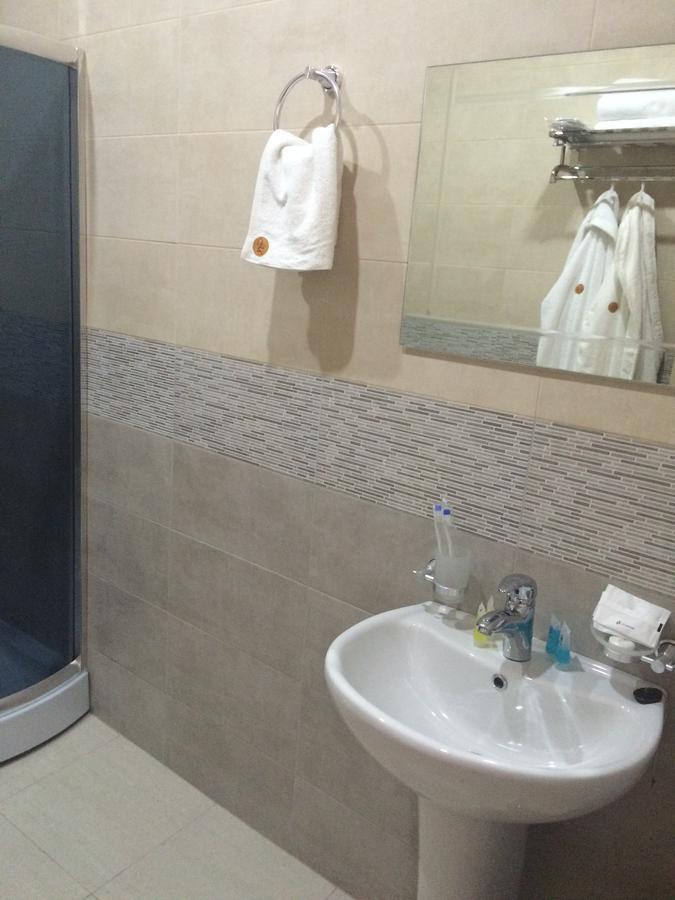 Hotel Marseille Batumi Esterno foto