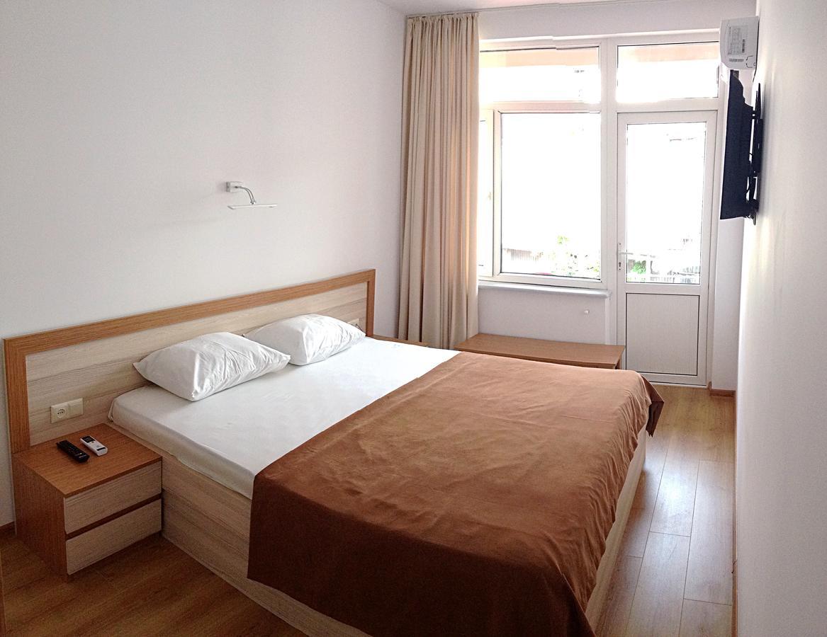 Hotel Marseille Batumi Esterno foto
