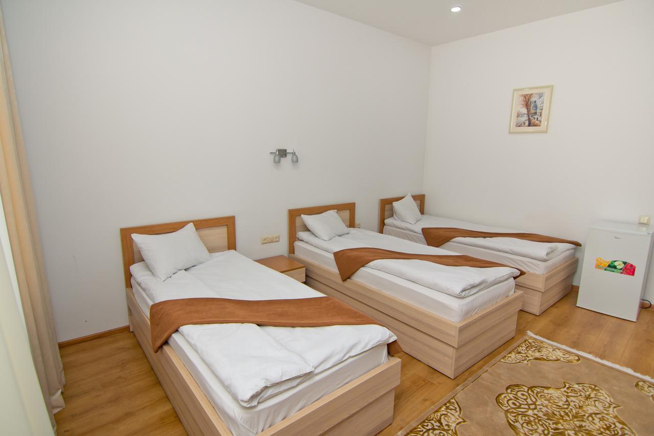 Hotel Marseille Batumi Esterno foto