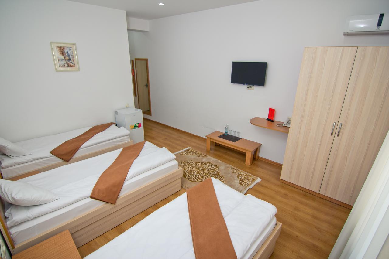 Hotel Marseille Batumi Esterno foto