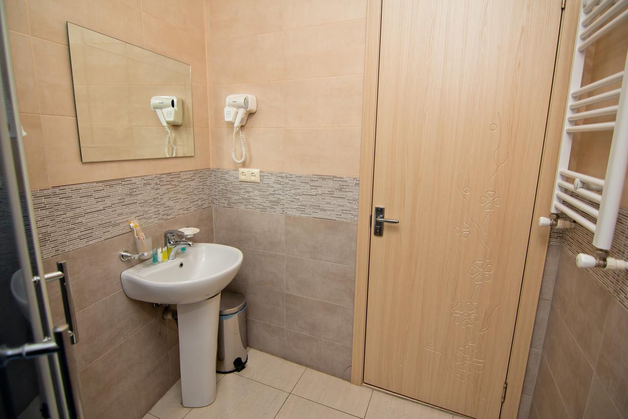 Hotel Marseille Batumi Esterno foto